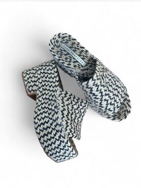 Zara Navy and Cream Woven Mule Heels